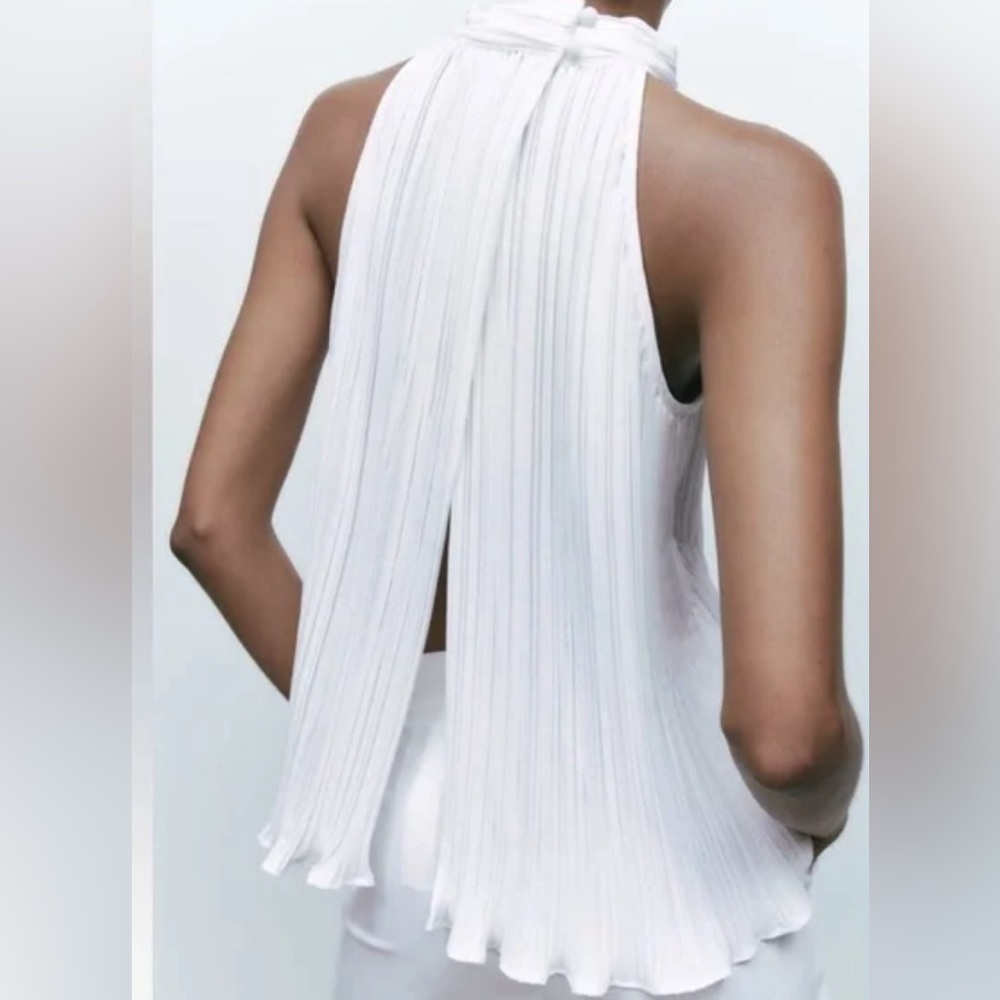 Elegant White Sleeveless Top